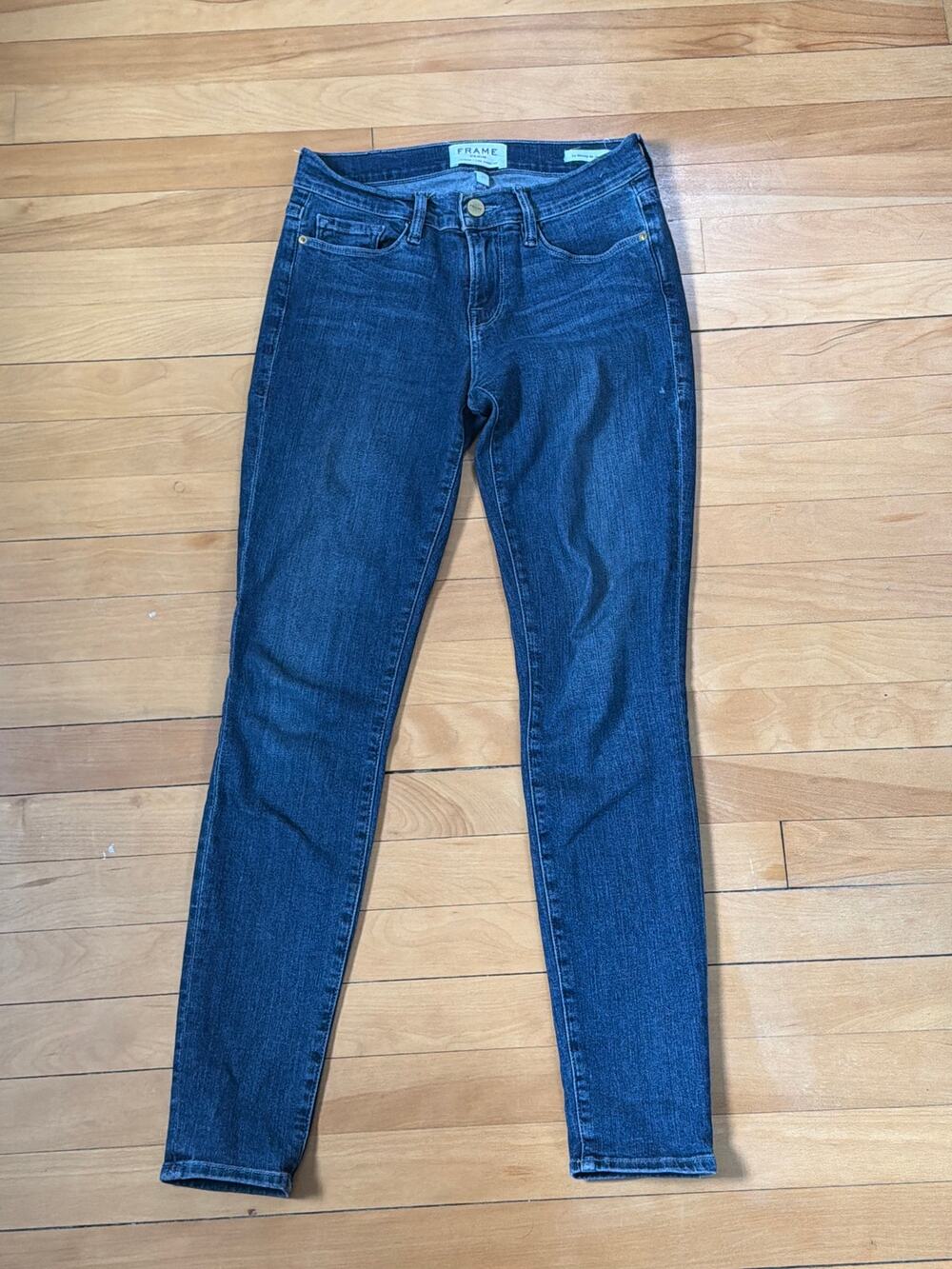 Frame Size 25 Le Skinny de Jeanne Dark Wash Jean